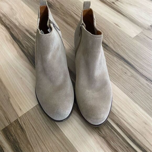 NEW Lucky Brand Women's Taupe Suede Leather Ankle Bootie Size 8.5 Zip Closure - Picture 5 of 9